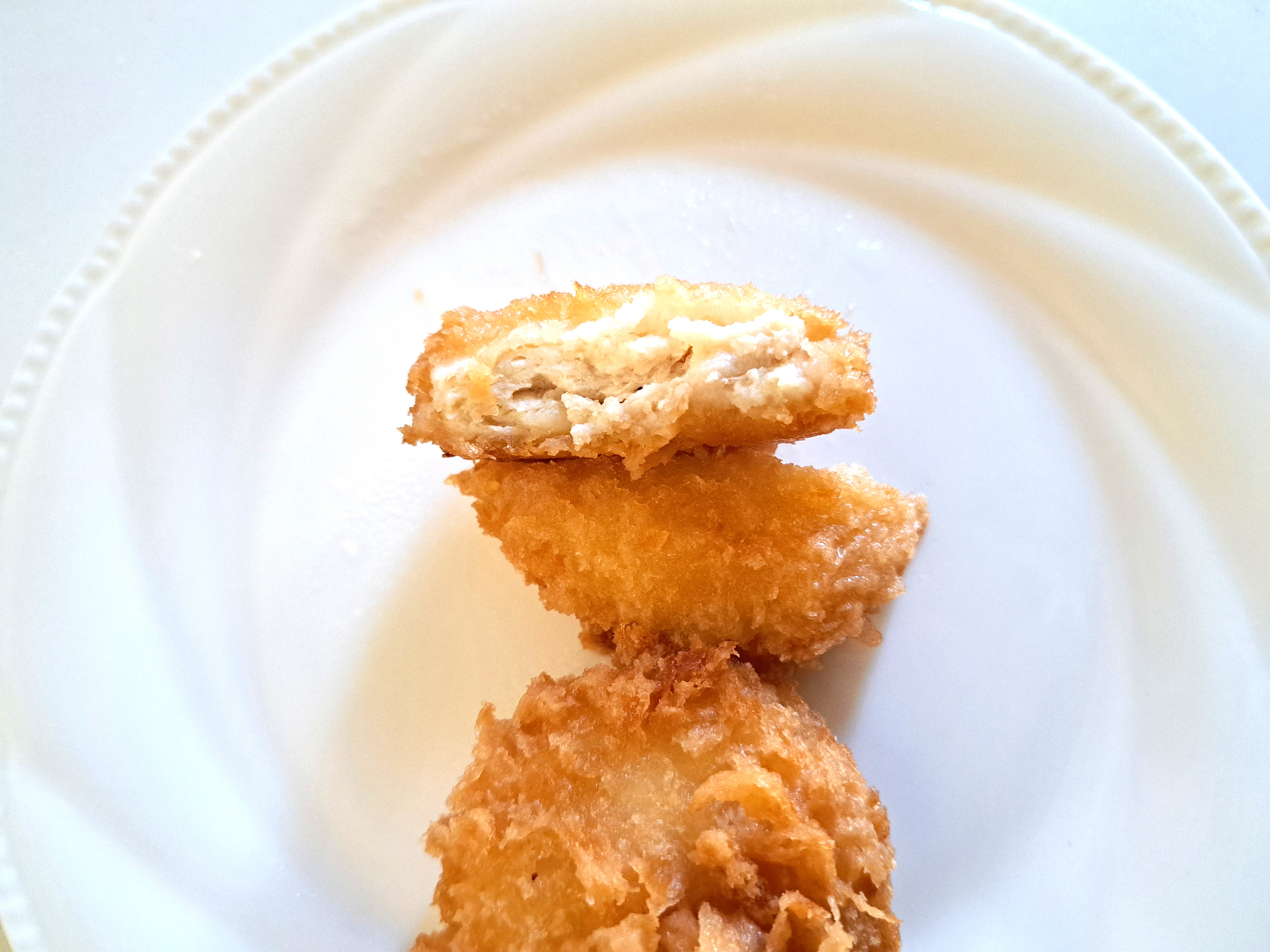 コープ「甘辛チキン南蛮カツさわやかレモン味」半分に切ってみた