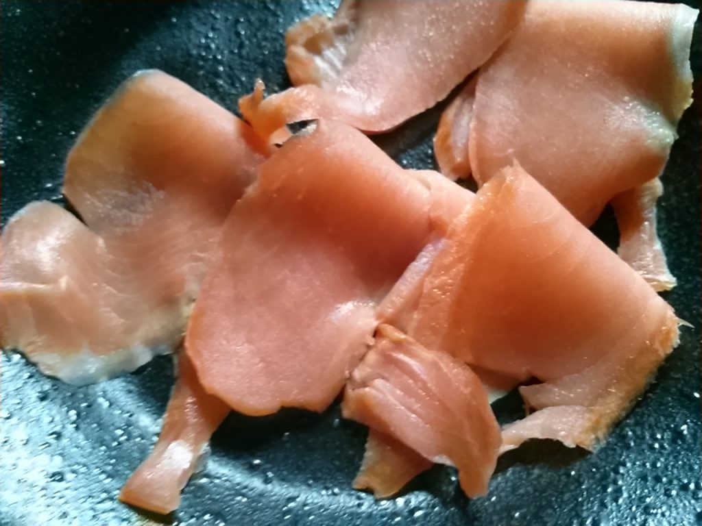 食材宅配パルシステム　野付の秋鮭スモークサーモンをお試ししてみました！
