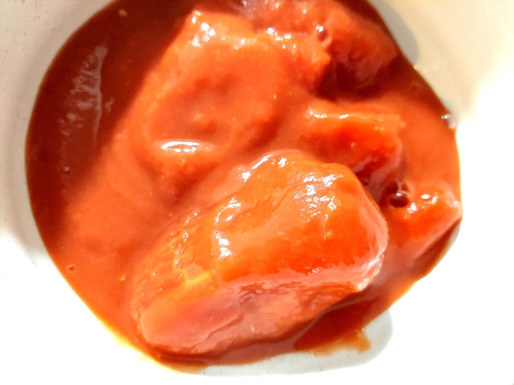 コープ「イタリア産完熟ホールトマト」中身の画像