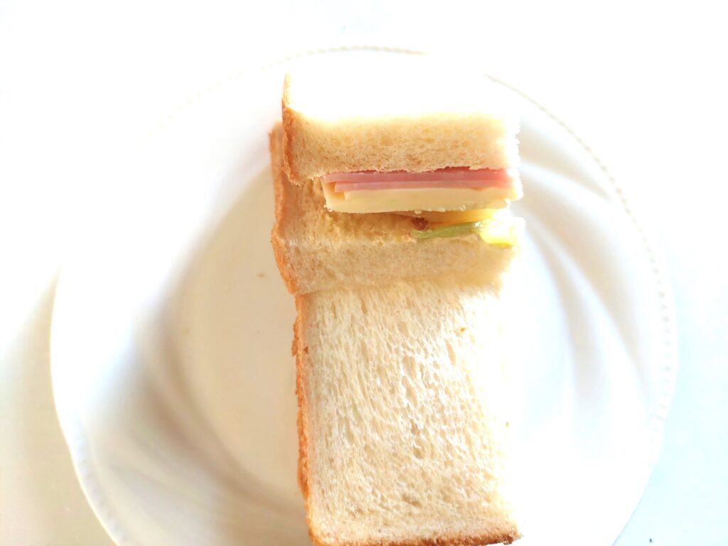 コープ「熟仕込み食パン」サンドイッチ