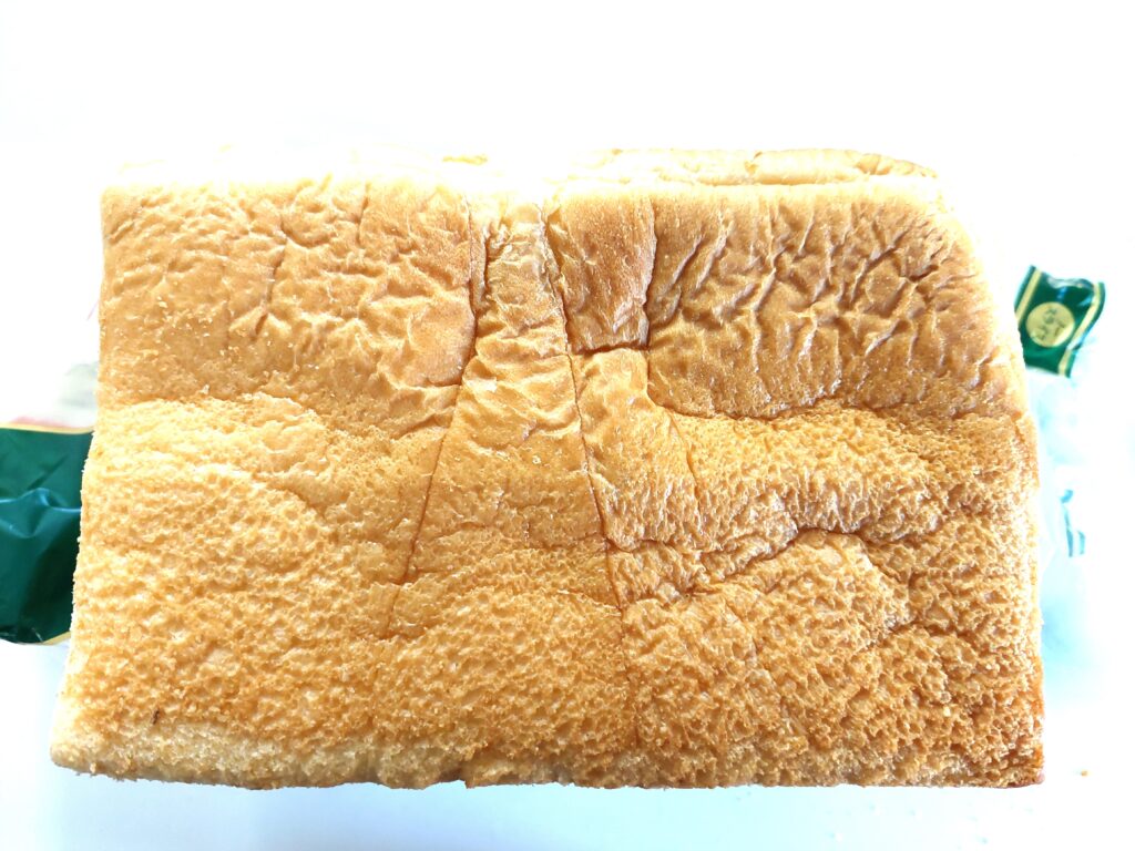 コープ「熟仕込み食パンノースライス」中身の画像