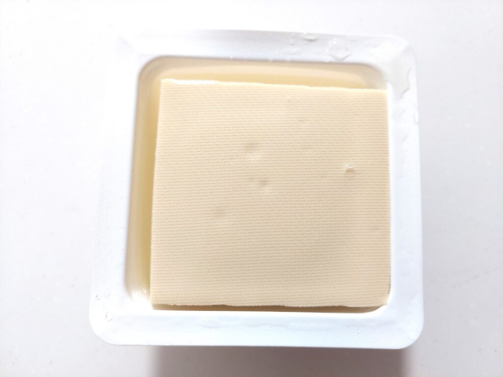 コープ「小分けで便利木綿豆腐」中身の画像