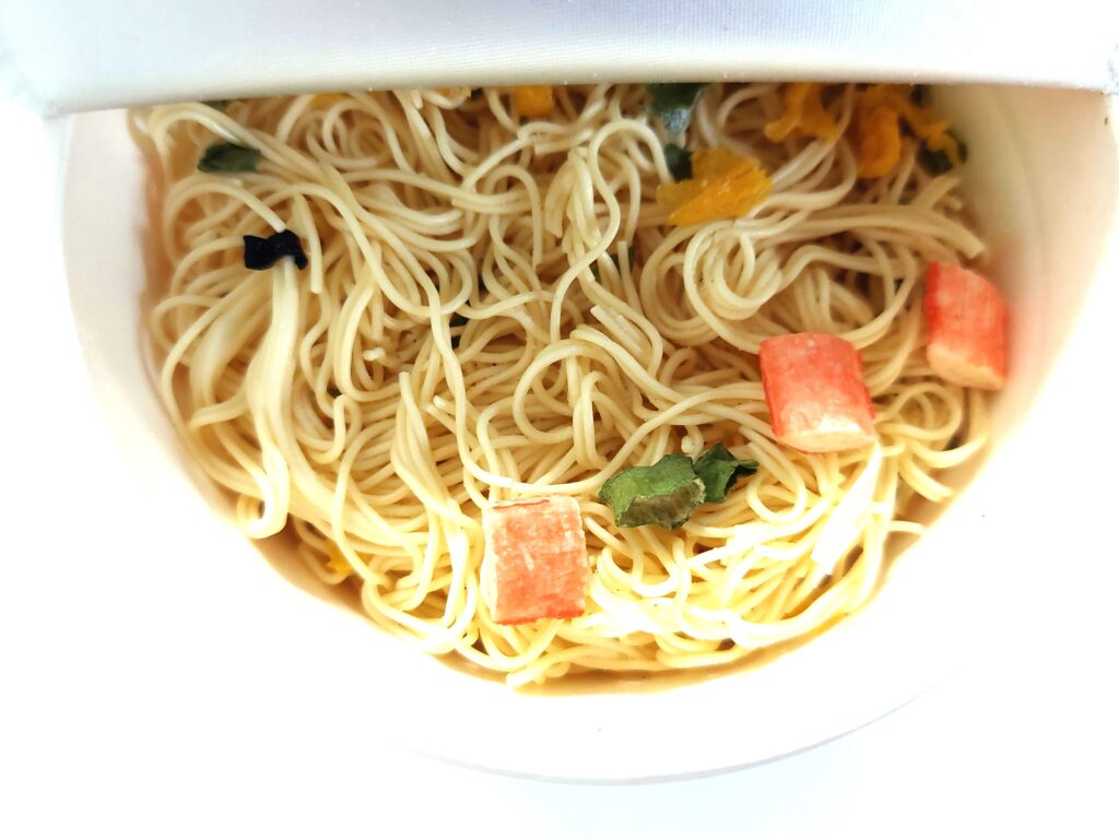 コープカップラーメン「あったかおそうめん鯛だし仕立て」お湯を入れる前の画像