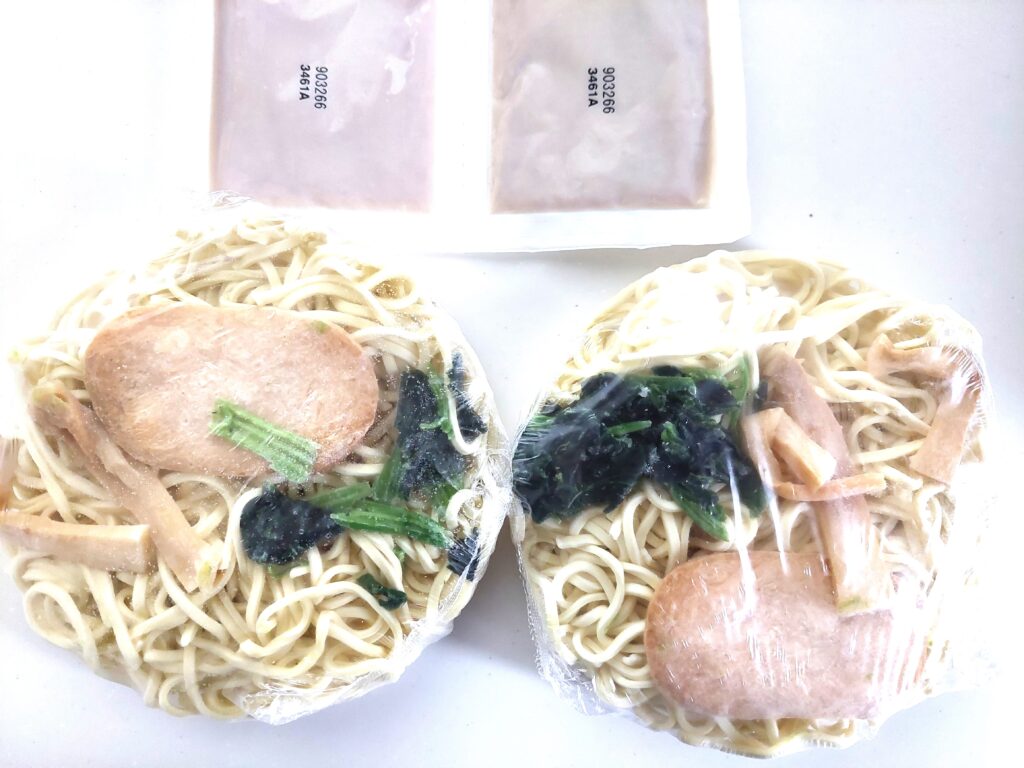 コープ「コクと旨味のまろやか鶏白湯ラーメン」中身の画像