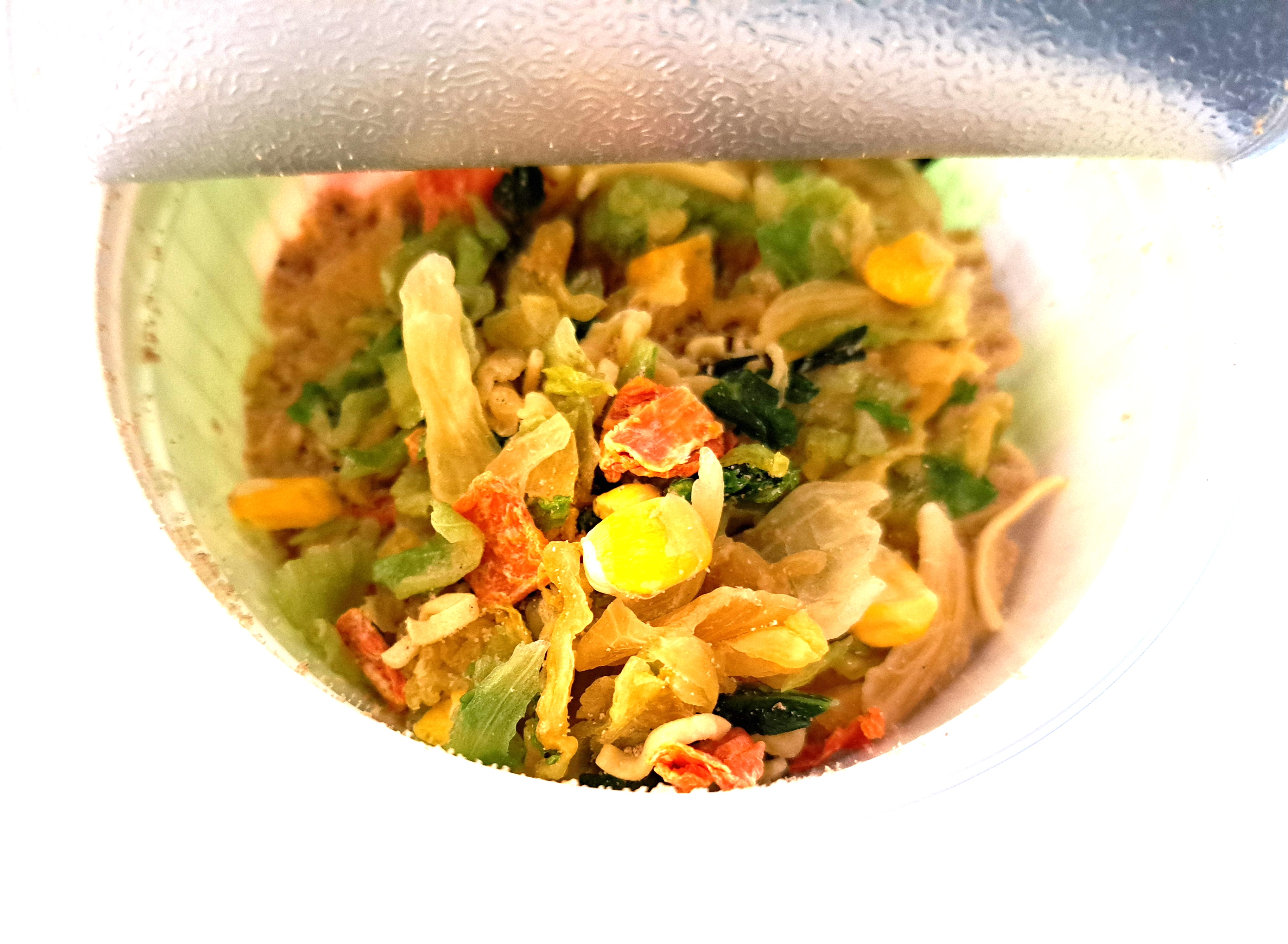 コープサステナブル「1食分の野菜 ちゃんぽん風ヌードル」中身の画像
