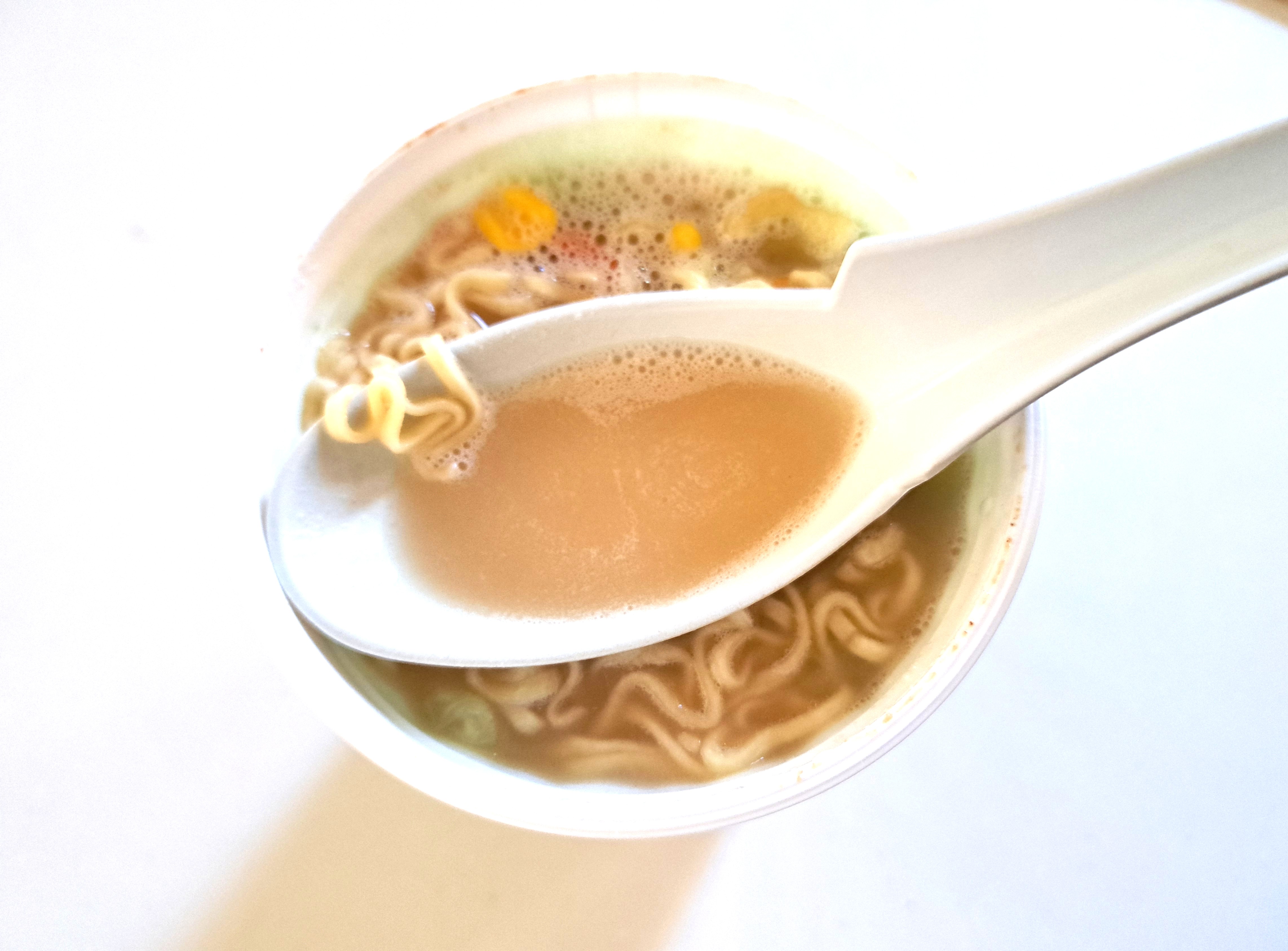 コープサステナブル「1食分の野菜 ちゃんぽん風ヌードル」スープ