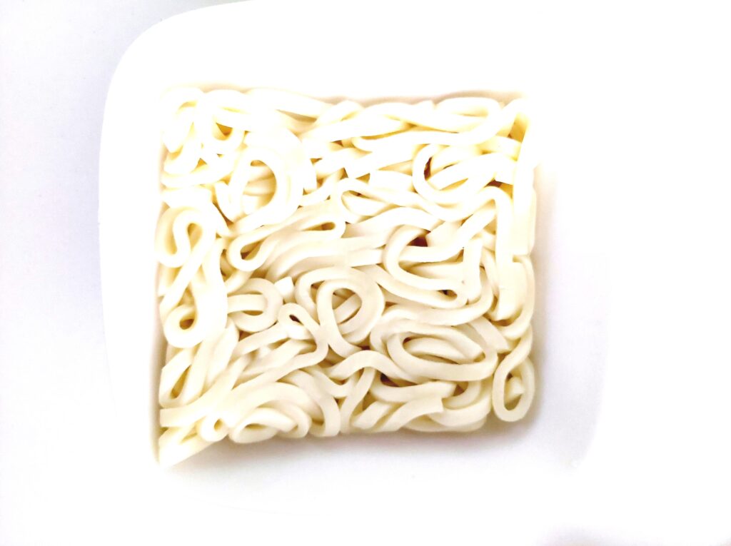 コープ「北海道産小麦１００％使用うどん３食入」中身の画像
