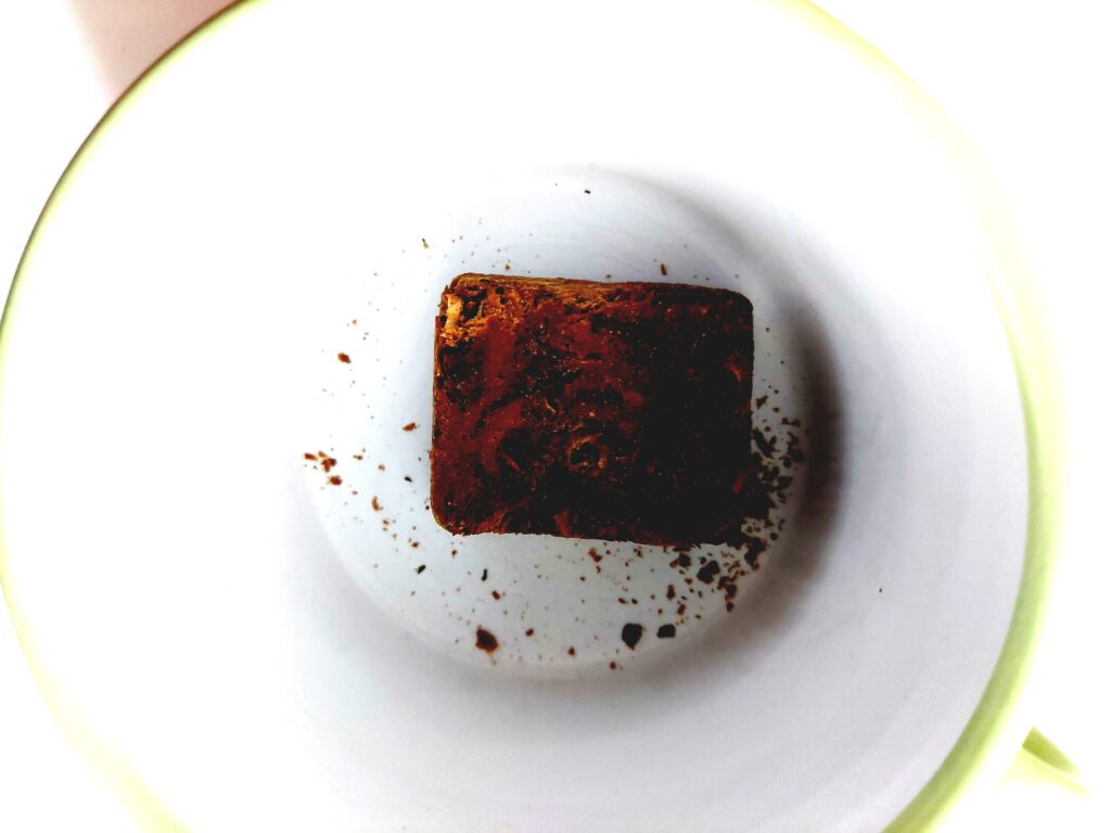 コープフリーズドライスープ「信州産なめこの赤だしおみそ汁」カップに出してみた表