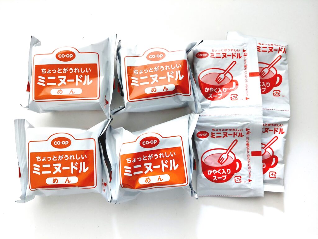 コープ「ちょっとがうれしいミニヌードル　しょうゆ味」中身の画像