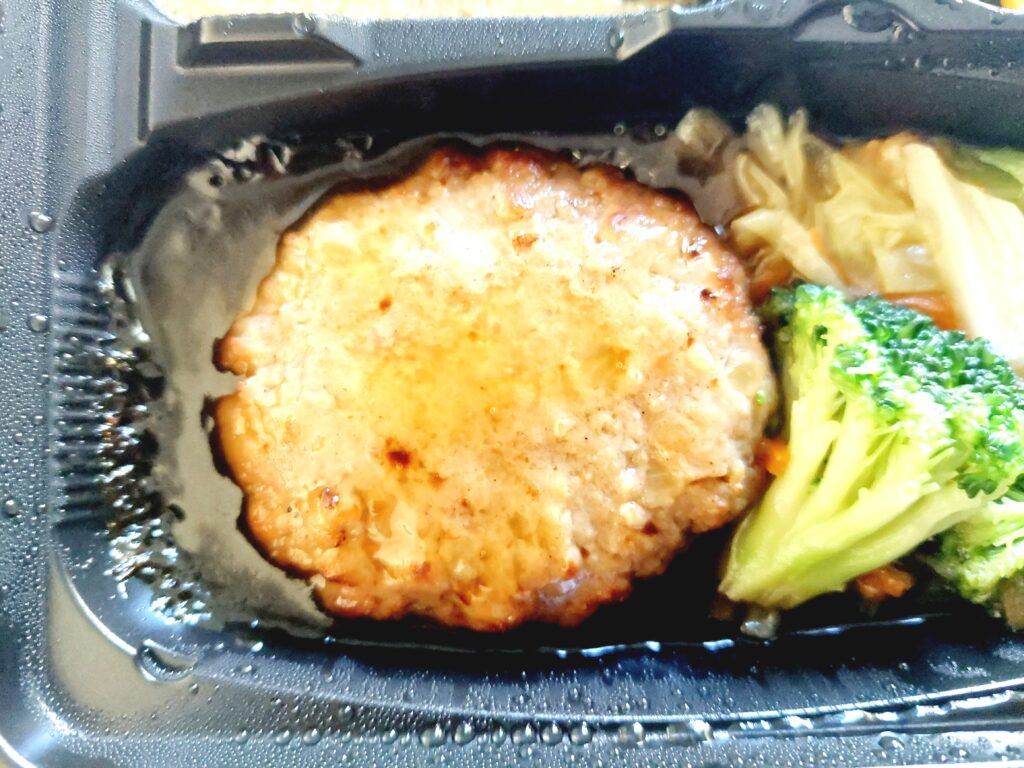 コープ「おかずセット　照焼ハンバーグセット」照焼ハンバーグ