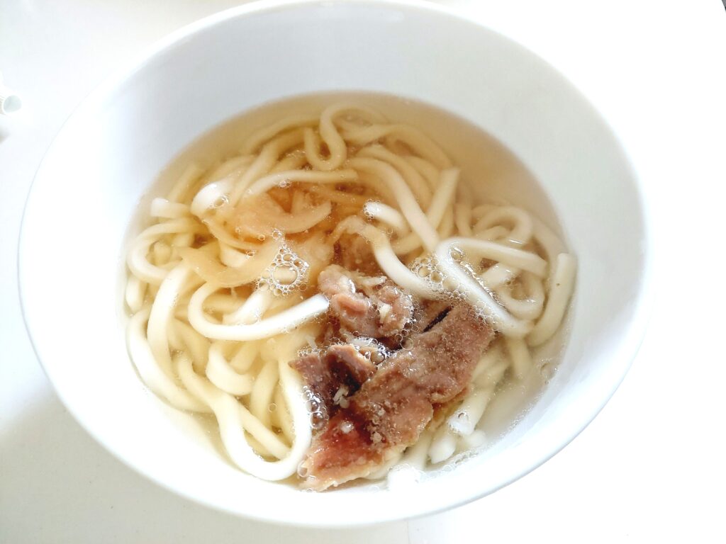 コープ「関西風肉うどん」完成画像