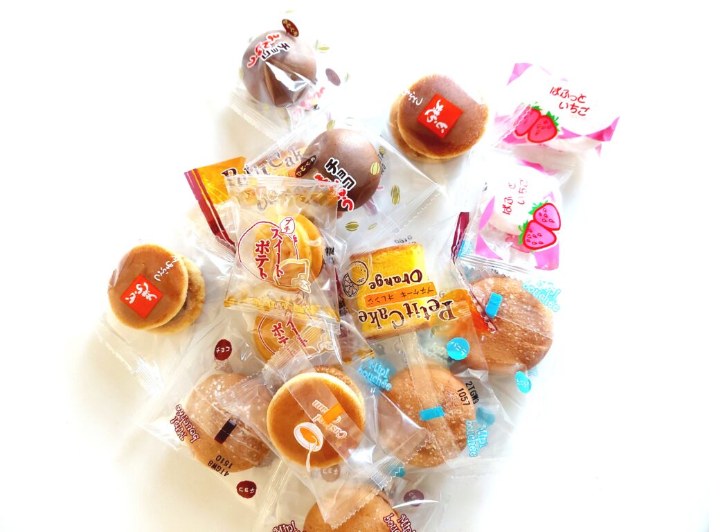 コープ「洋菓子バラエティーパック」中身を全部出してみた