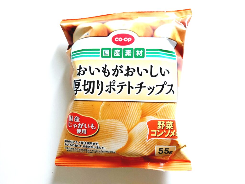 コープ「おいもがおいしい厚切りポテトチップス　野菜コンソメ味」パッケージ画像