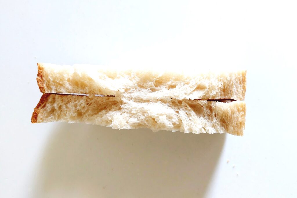 パルシステム「産直小麦玄米入り食パン」半分に割ってみた