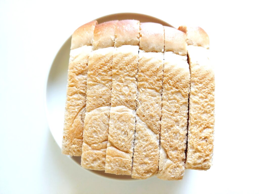 パルシステム「産直小麦玄米入り食パン」横から見た画像