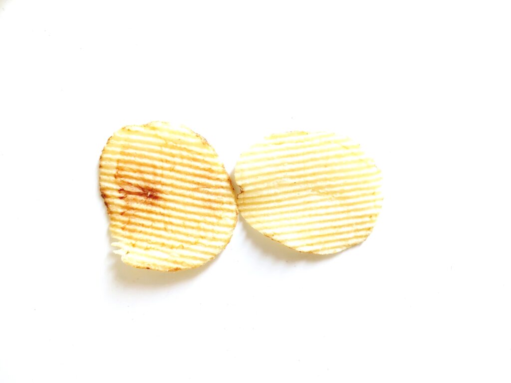 コープ「おいもがおいしい厚切りポテトチップスあっさりしお味」ピックアップ