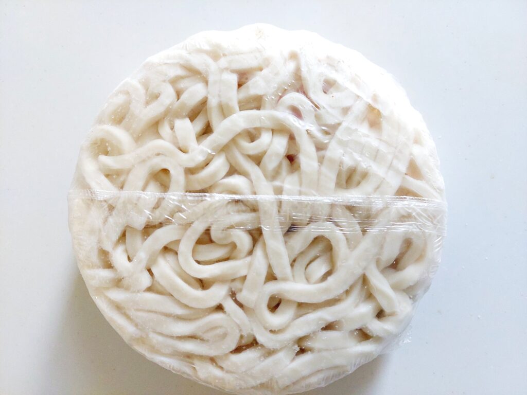 コープ「国産野菜のけんちんうどん」凍った麺