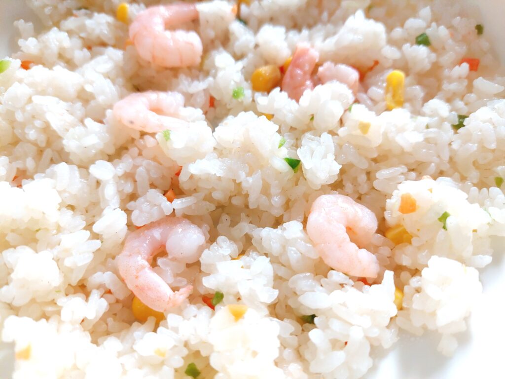 コープ「特別栽培米産直岩手ひとめぼれで作ったえびピラフ」解凍後の画像