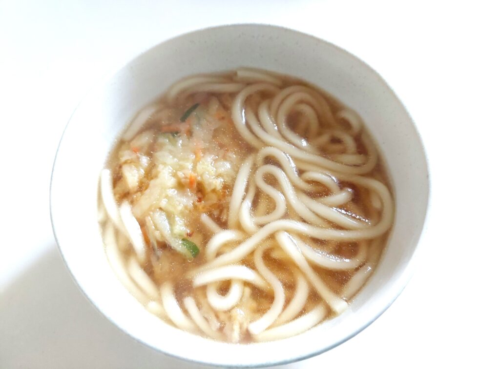 コープ「讃岐５種野菜のかき揚げうどん」完成画像