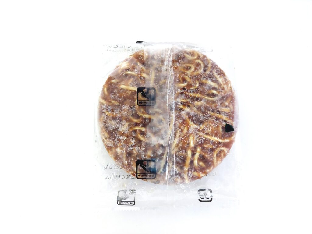 コープ「コクと旨みのジャージャー麺」凍ったままの裏面