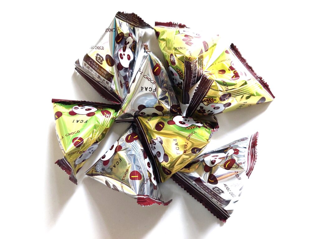 コープ「ぱふぱふ麦チョコ」小袋を全部出してみた