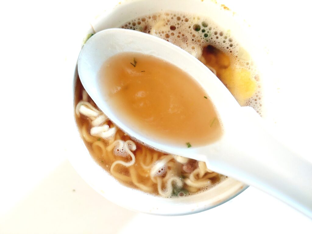 コープ「醤油ラーメン（鶏だししょう油味）」スープ