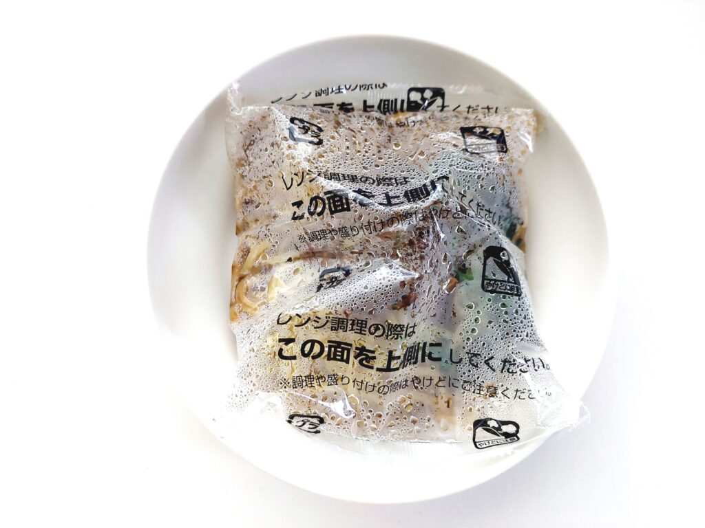 コープ「コクと旨みのジャージャー麺」加熱直後