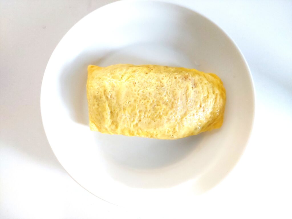 コープ「ふっくら卵のオムライス」完成画像