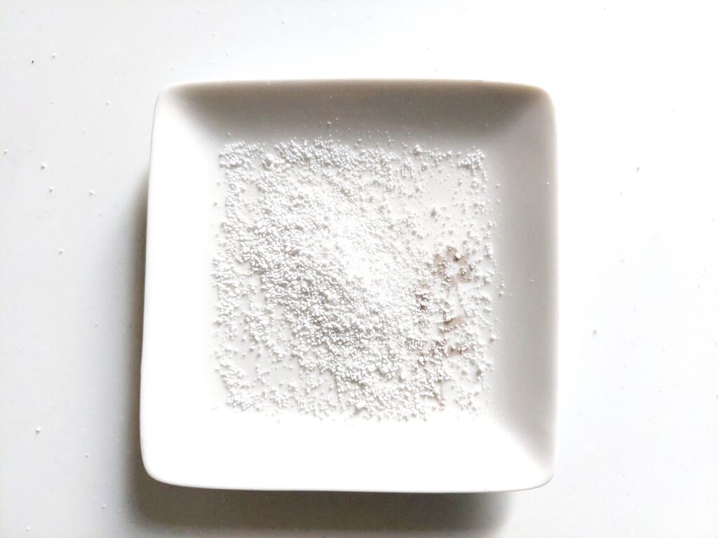 コープ「顆粒片栗粉　とろみちゃん」お皿に出してみた