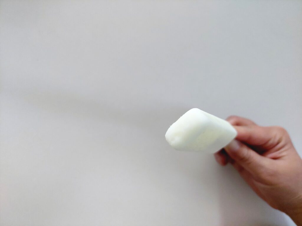 コープ「牛乳70％アイスバー」上から見た画像
