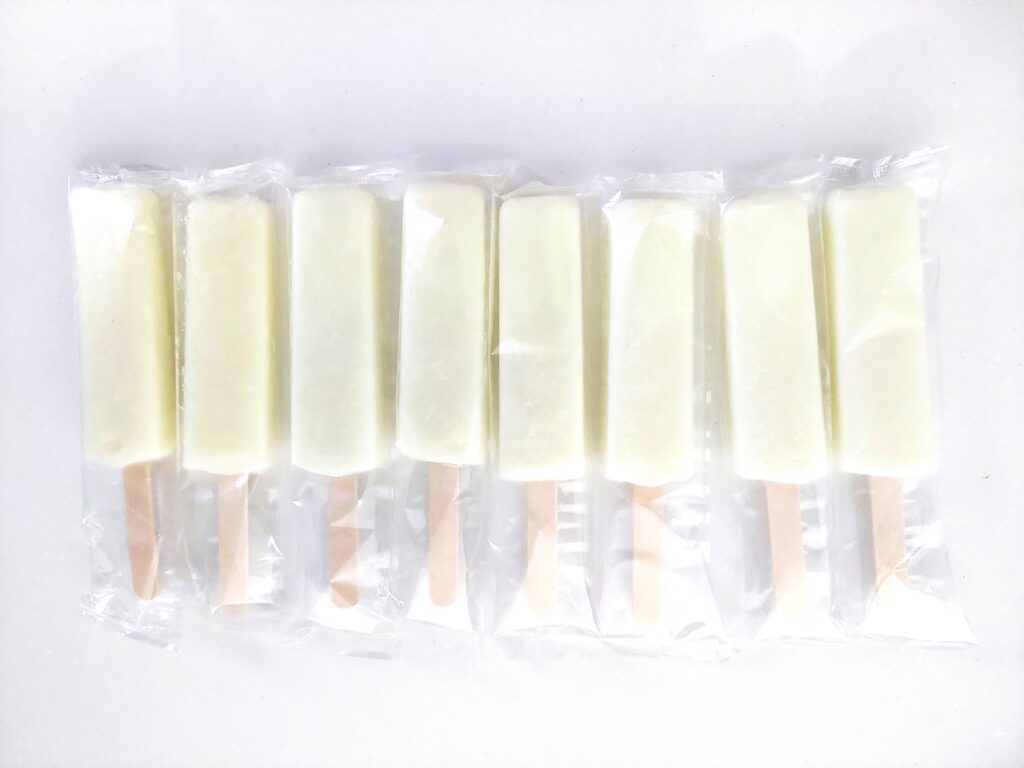 コープ「牛乳70％アイスバー」8本入り