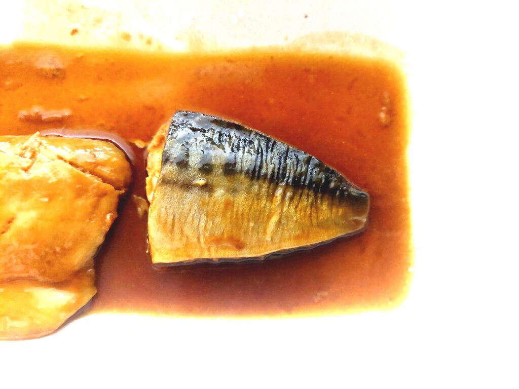 コープ「骨取りさばの煮付け（しょうゆ）」皮部分