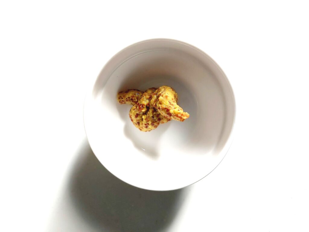 コープ「つぶ入りマスタード」中身の画像