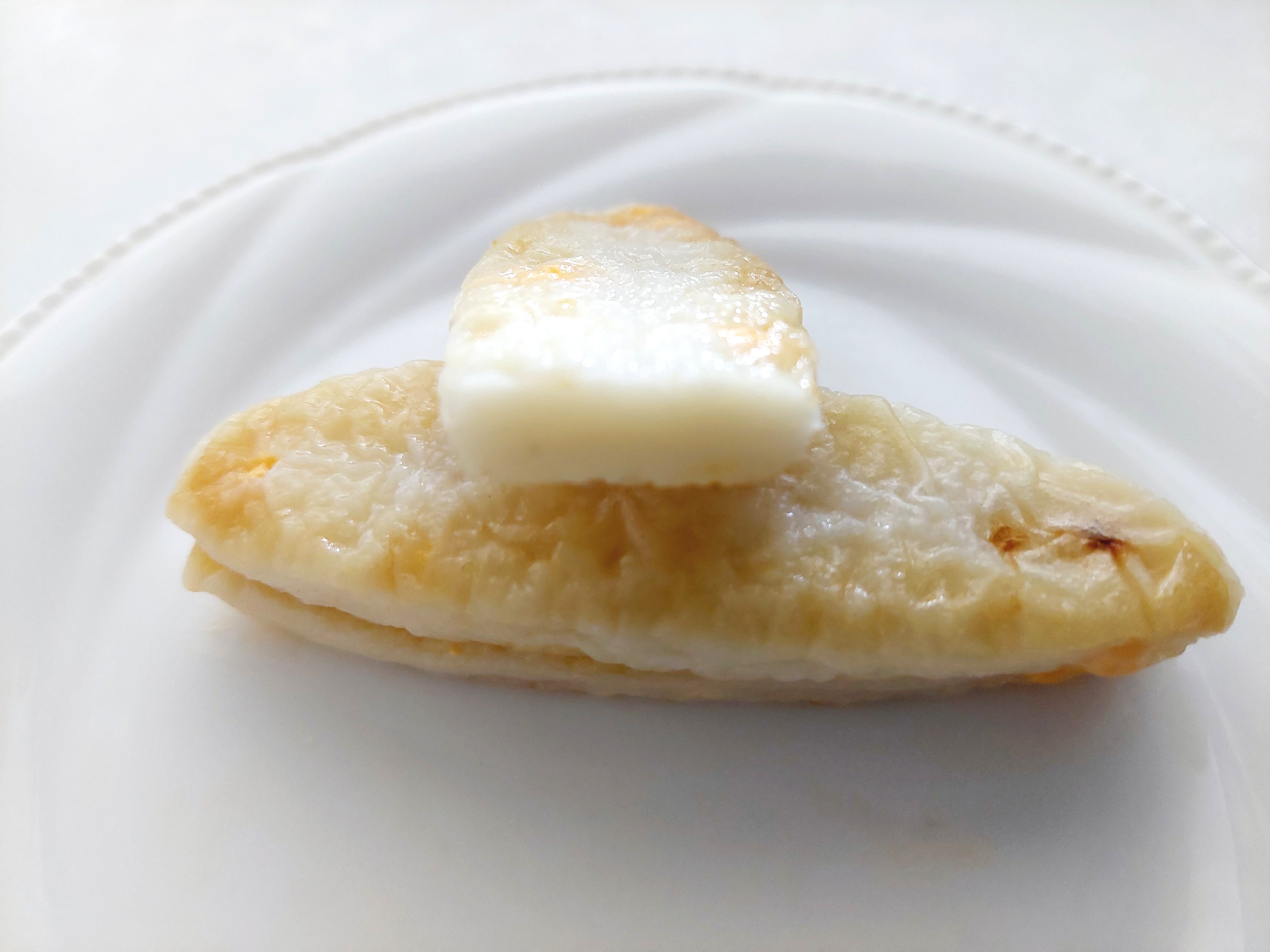 コープ「チーズ入り笹かま」ぶつ切り断面