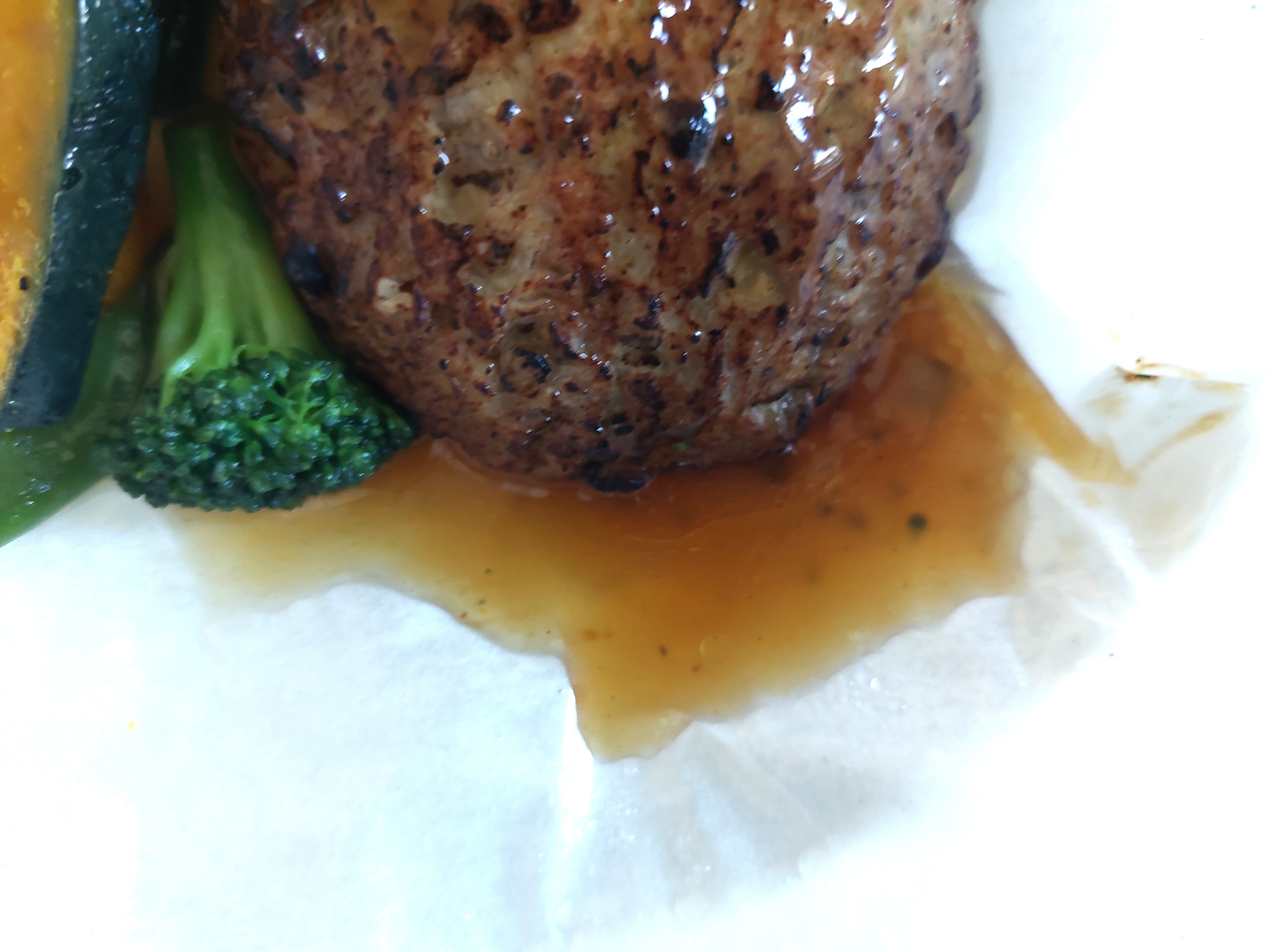 グリーンスプーン「鰹香る和風出汁の直火焼きハンバーグ」ソース