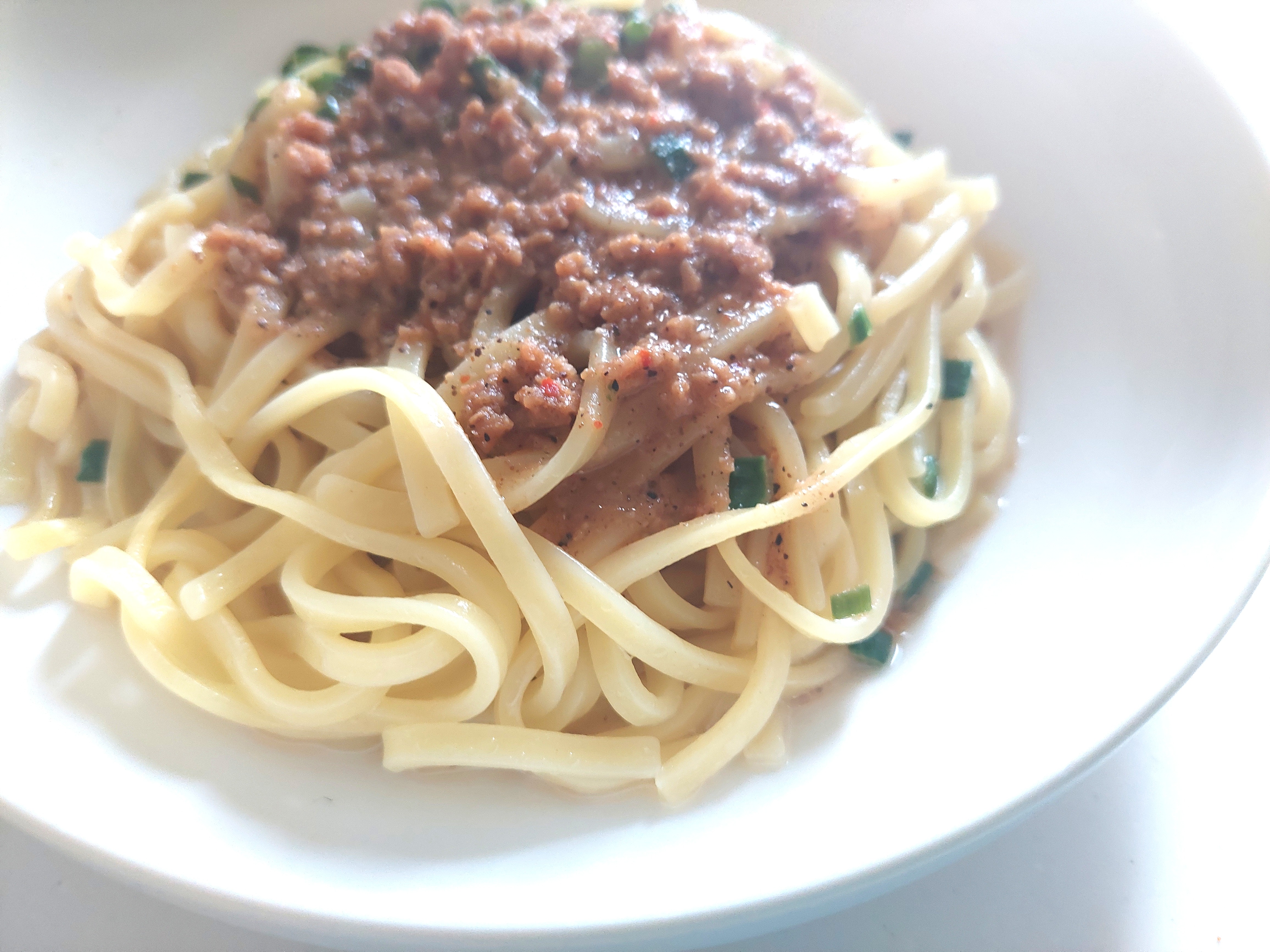 コープ「黒胡椒香る　台湾まぜそば」完成麺アップ