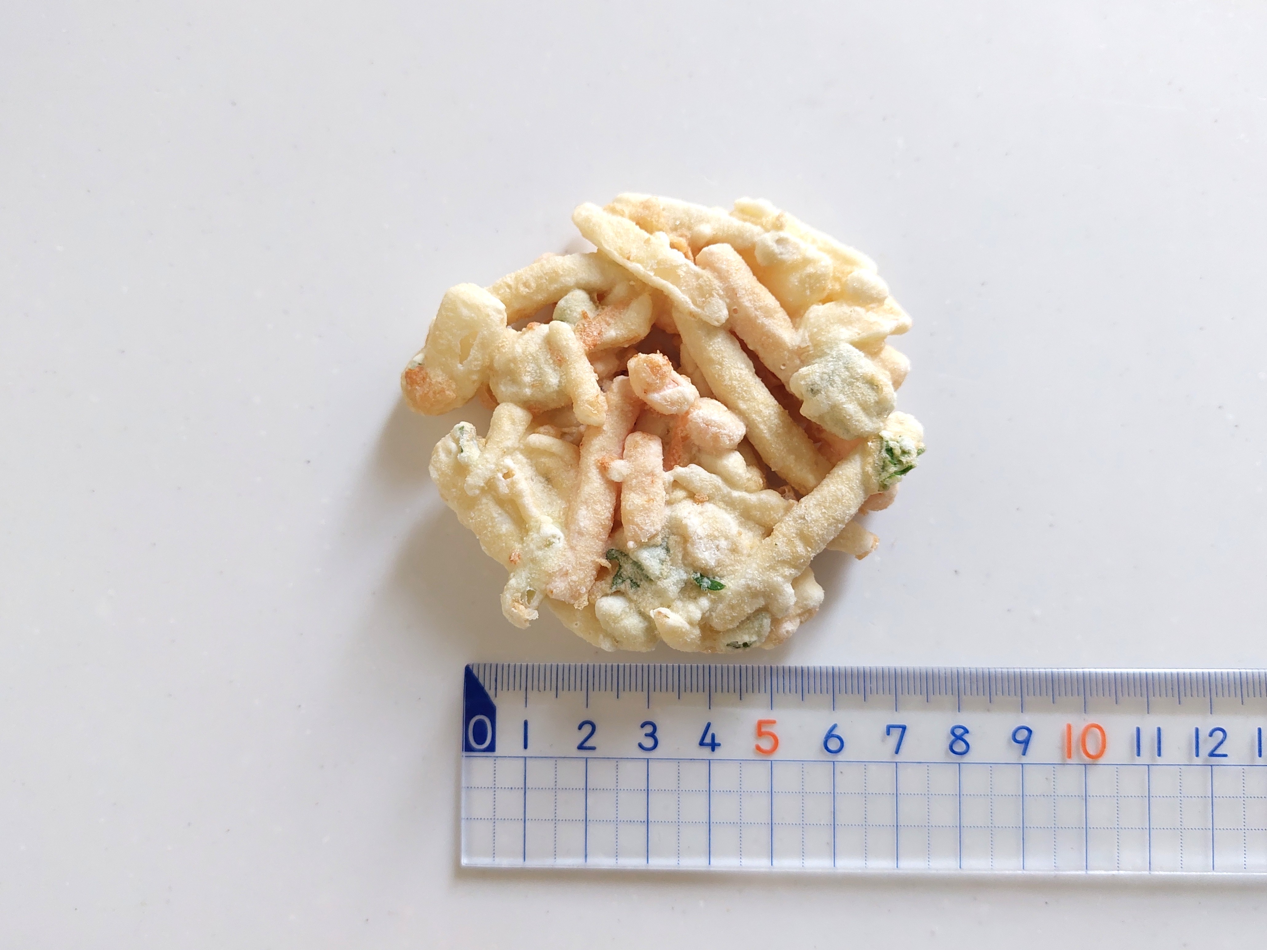 コープ「ミニかき揚げ　５種の国産野菜とえび入り」長さ