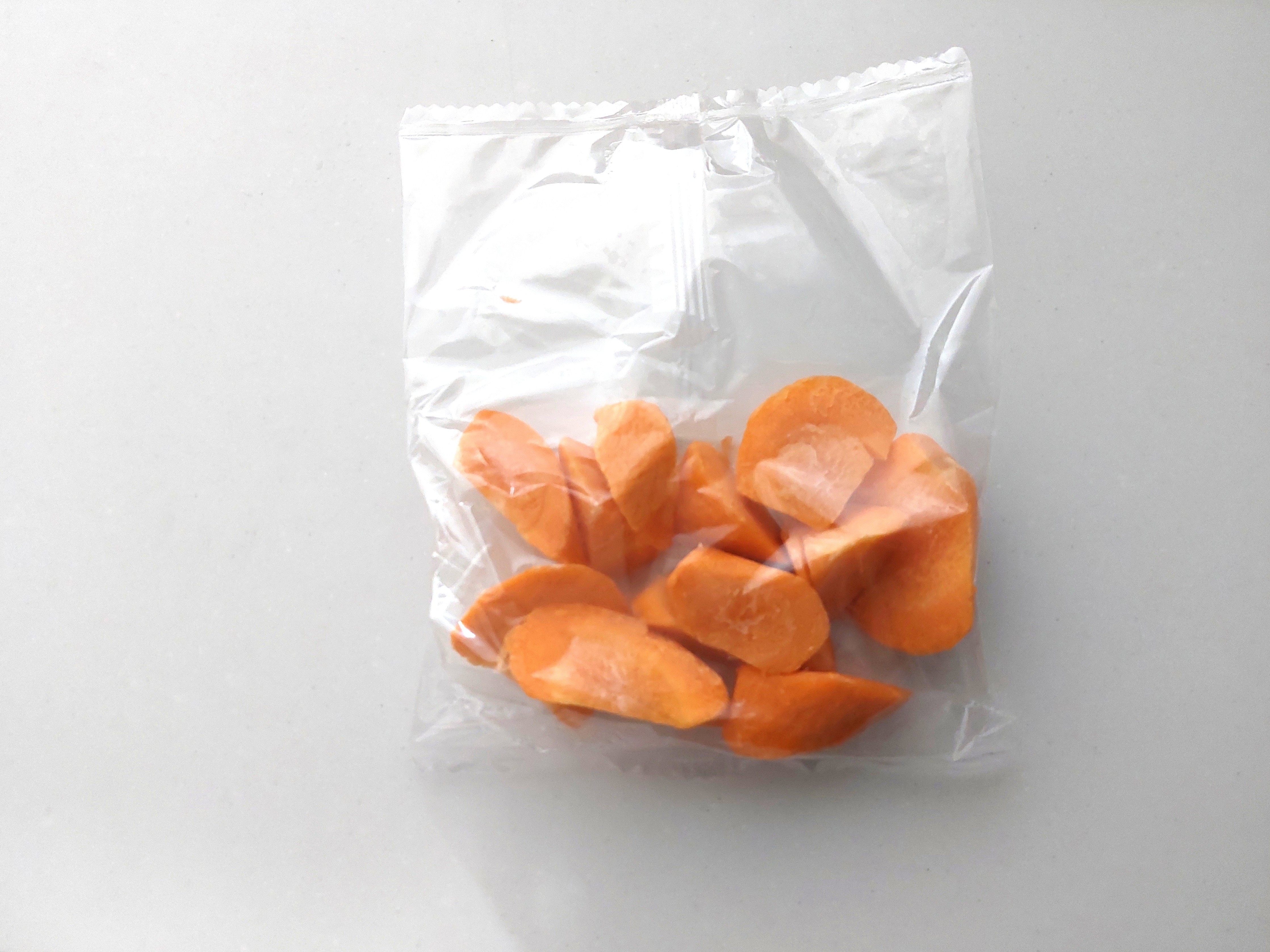 パルシステム「産直手羽元と5種野菜のスープカレーセット」にんじん