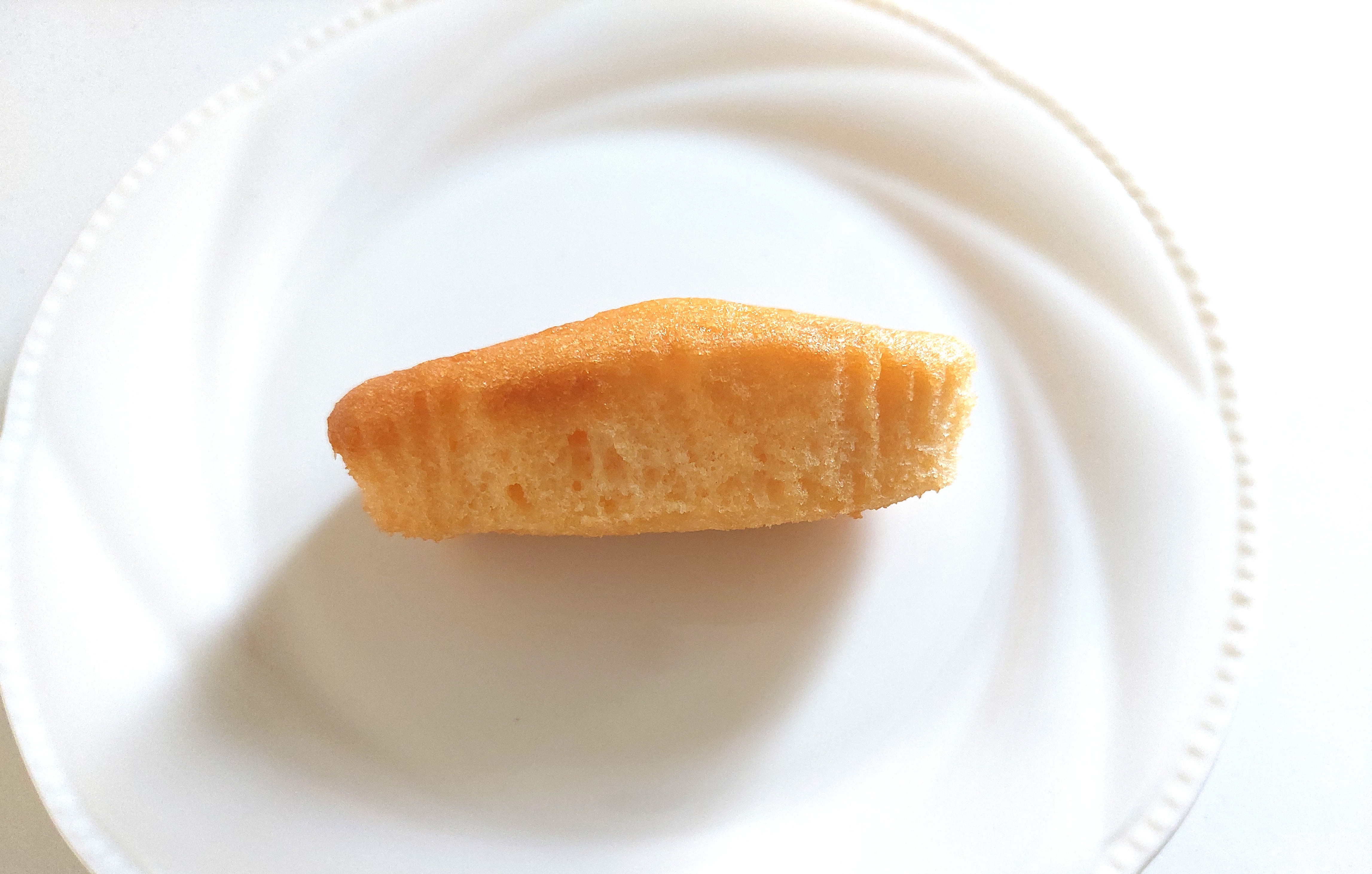 コープ「大山乳業の特選牛乳を使ったしっとりケーキ」横