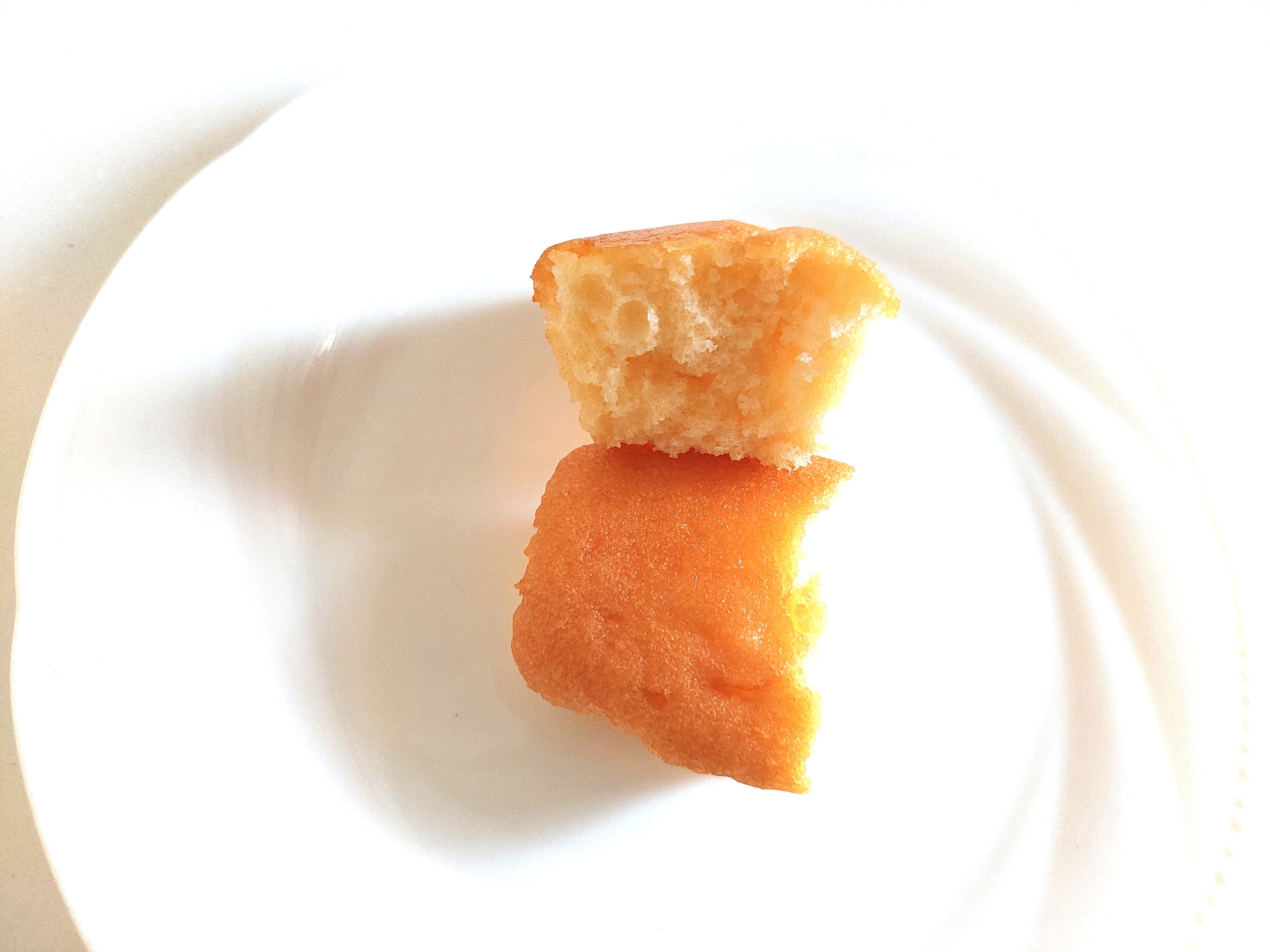コープ「大山乳業の特選牛乳を使ったしっとりケーキ」半分に割ってみた