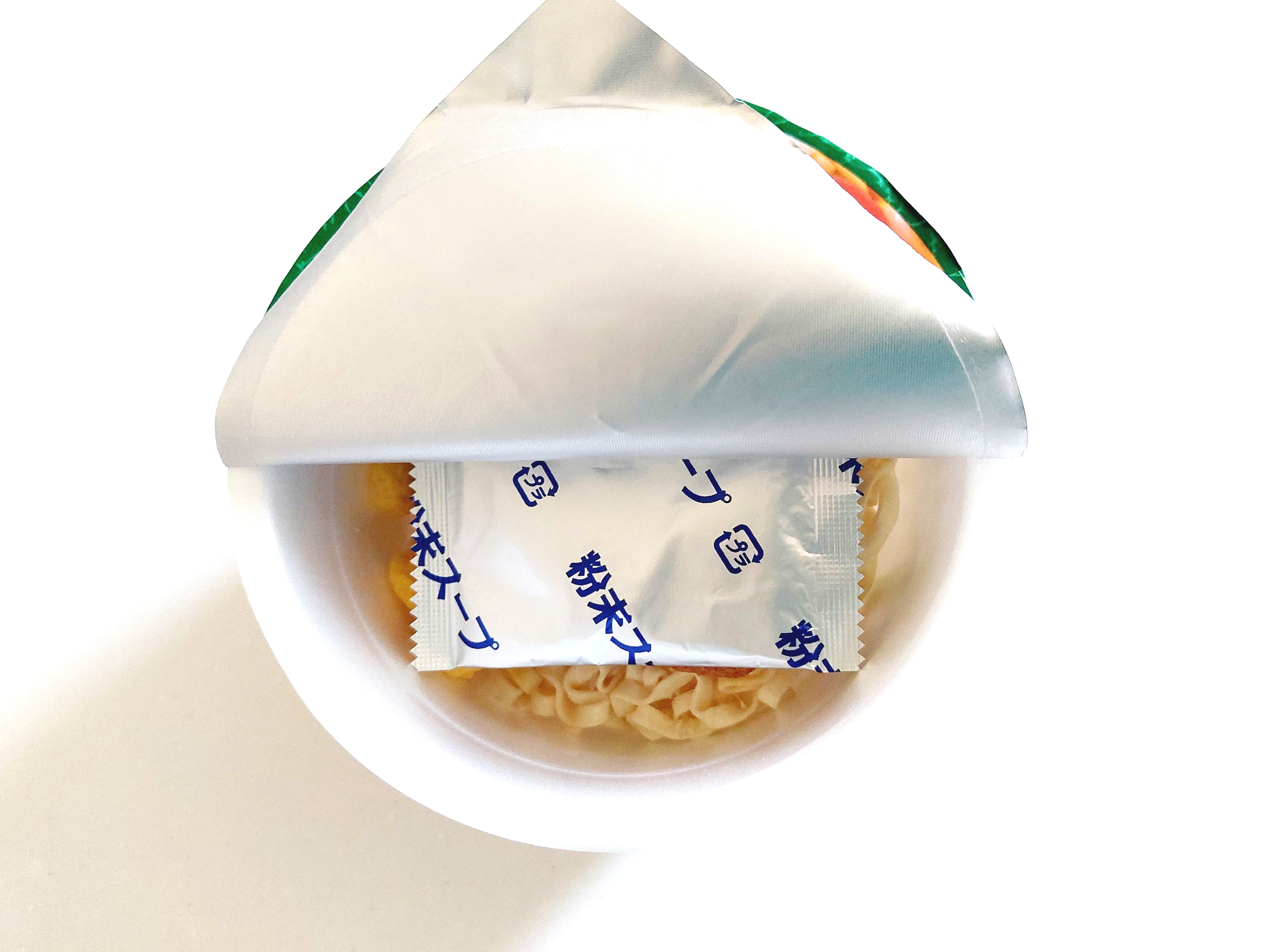 コープ「ミニきつねうどん　関西風」フタをあけてみた