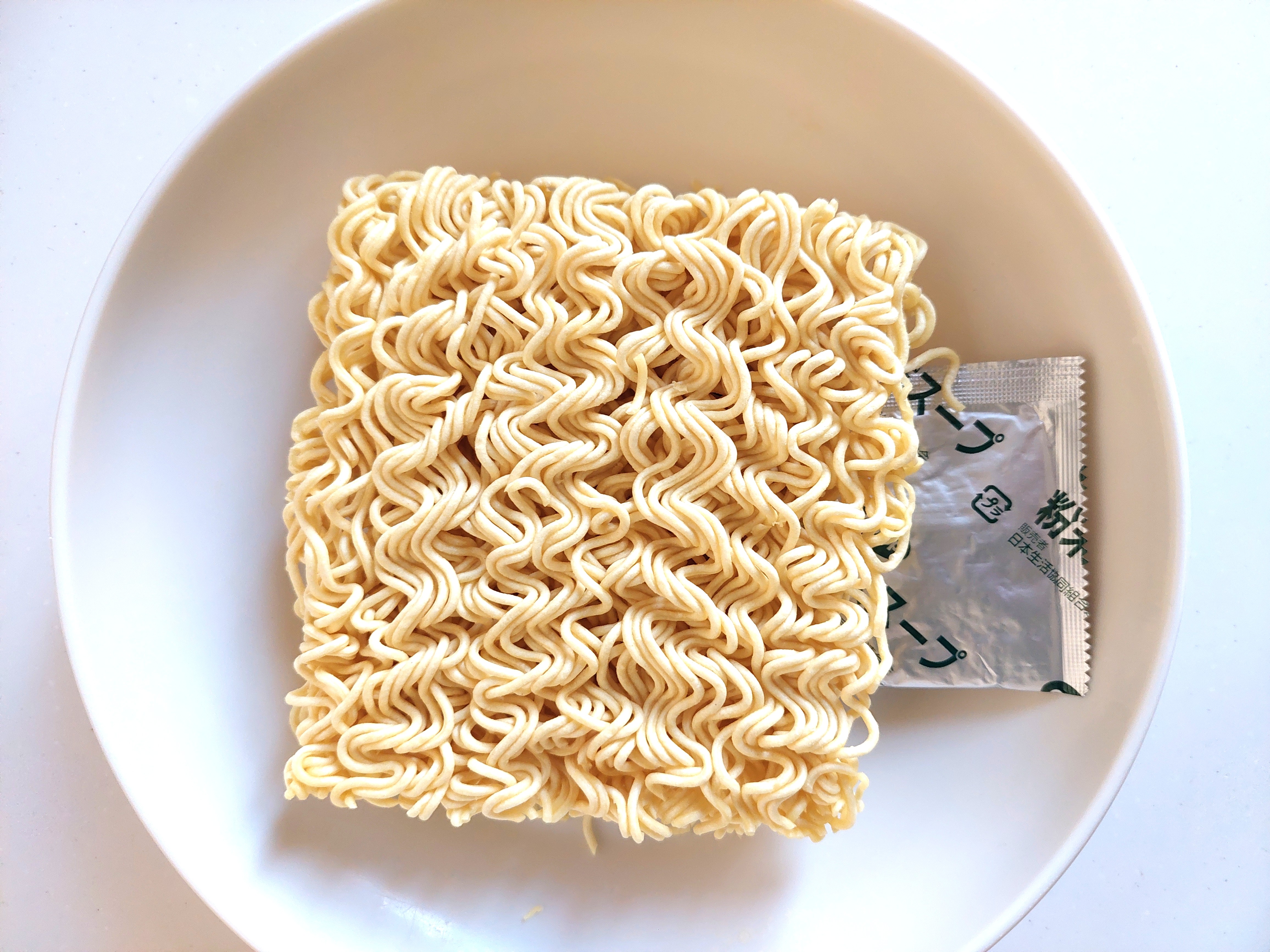 コープ「コクと旨みの中華そばしお味」中身を出してみた
