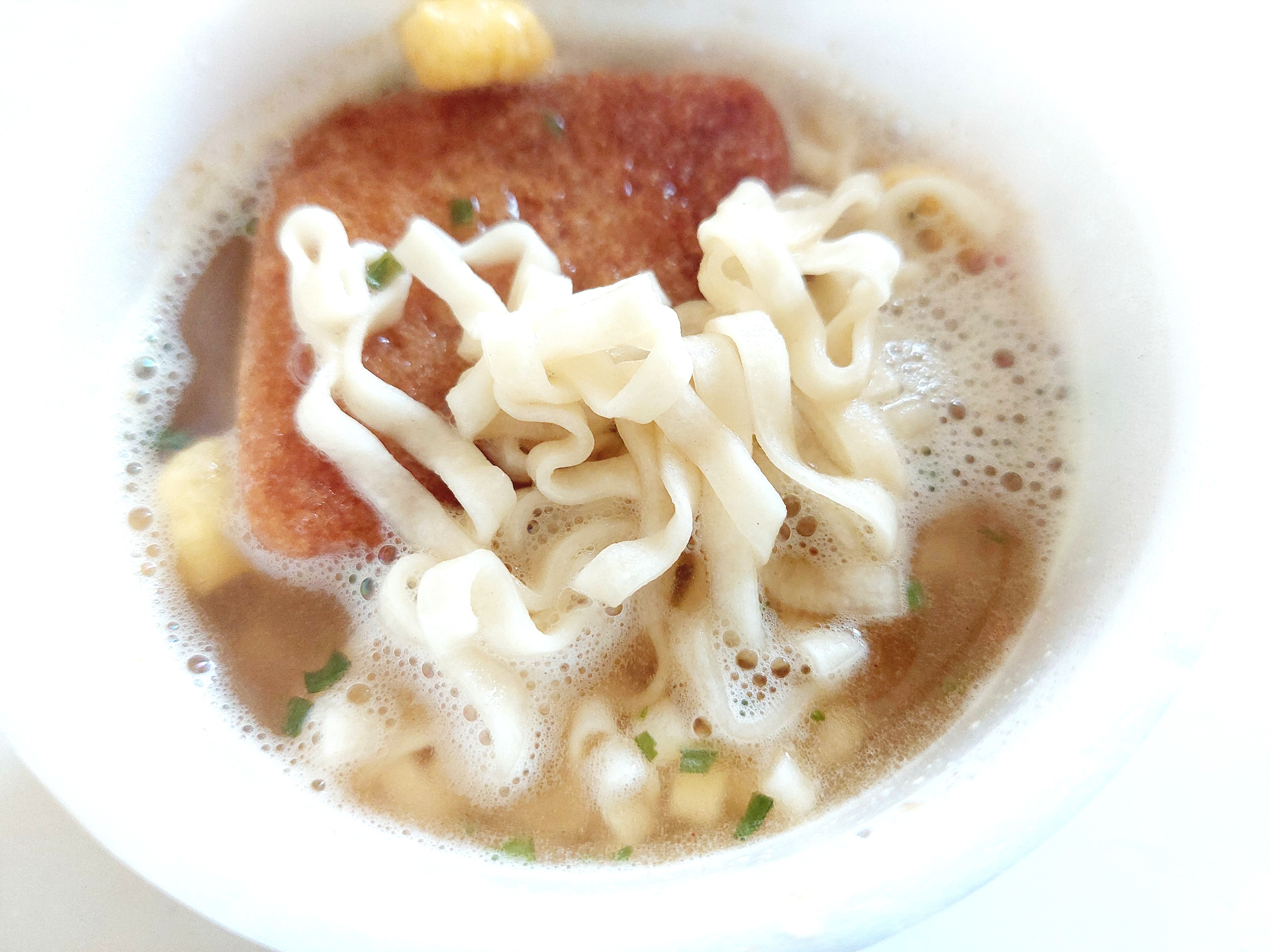 コープ「ミニきつねうどん　関西風」完成麺アップ