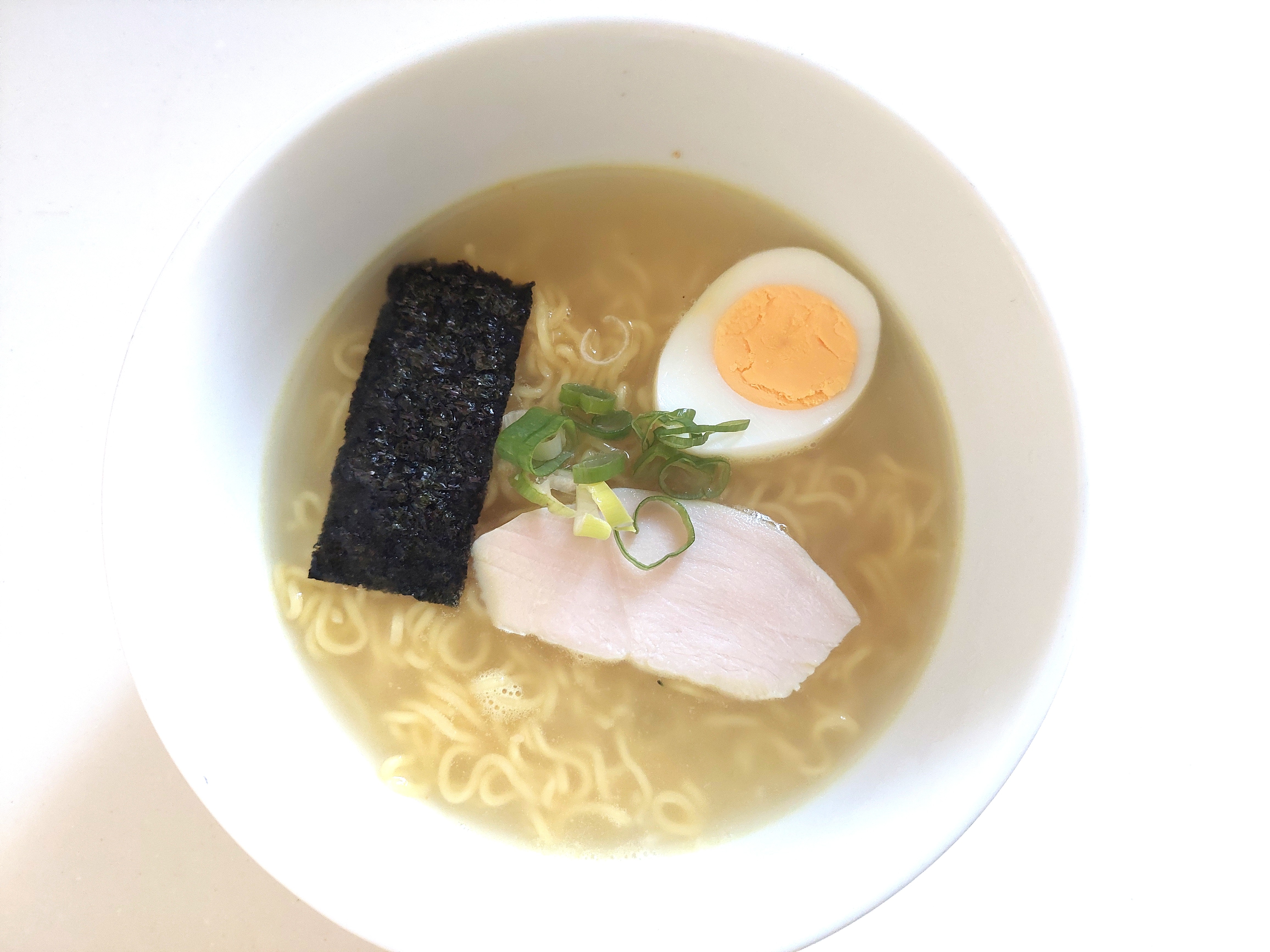 コープ「コクと旨みの中華そばしお味」具をのせてみた