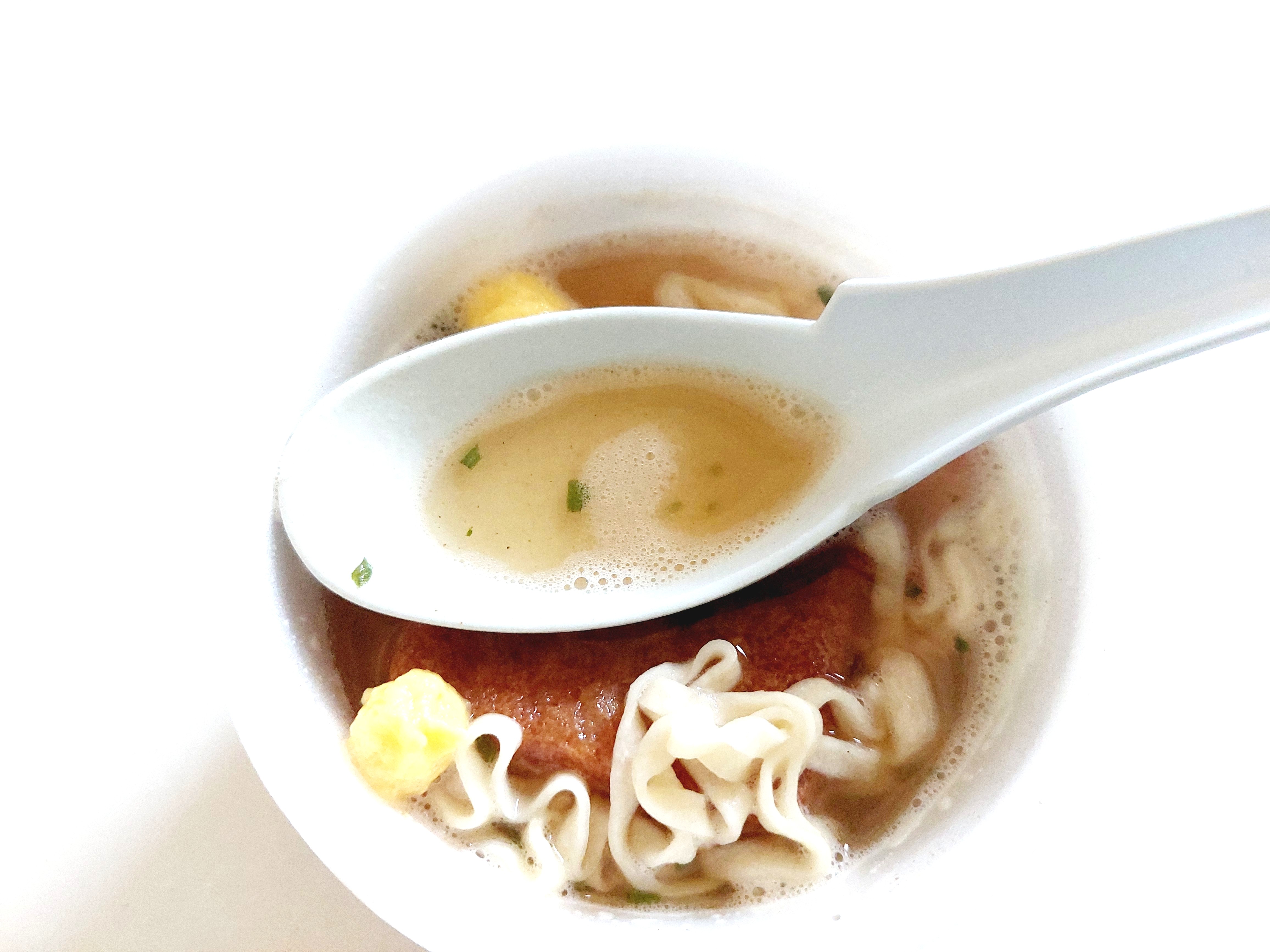 コープ「ミニきつねうどん　関西風」スープアップ