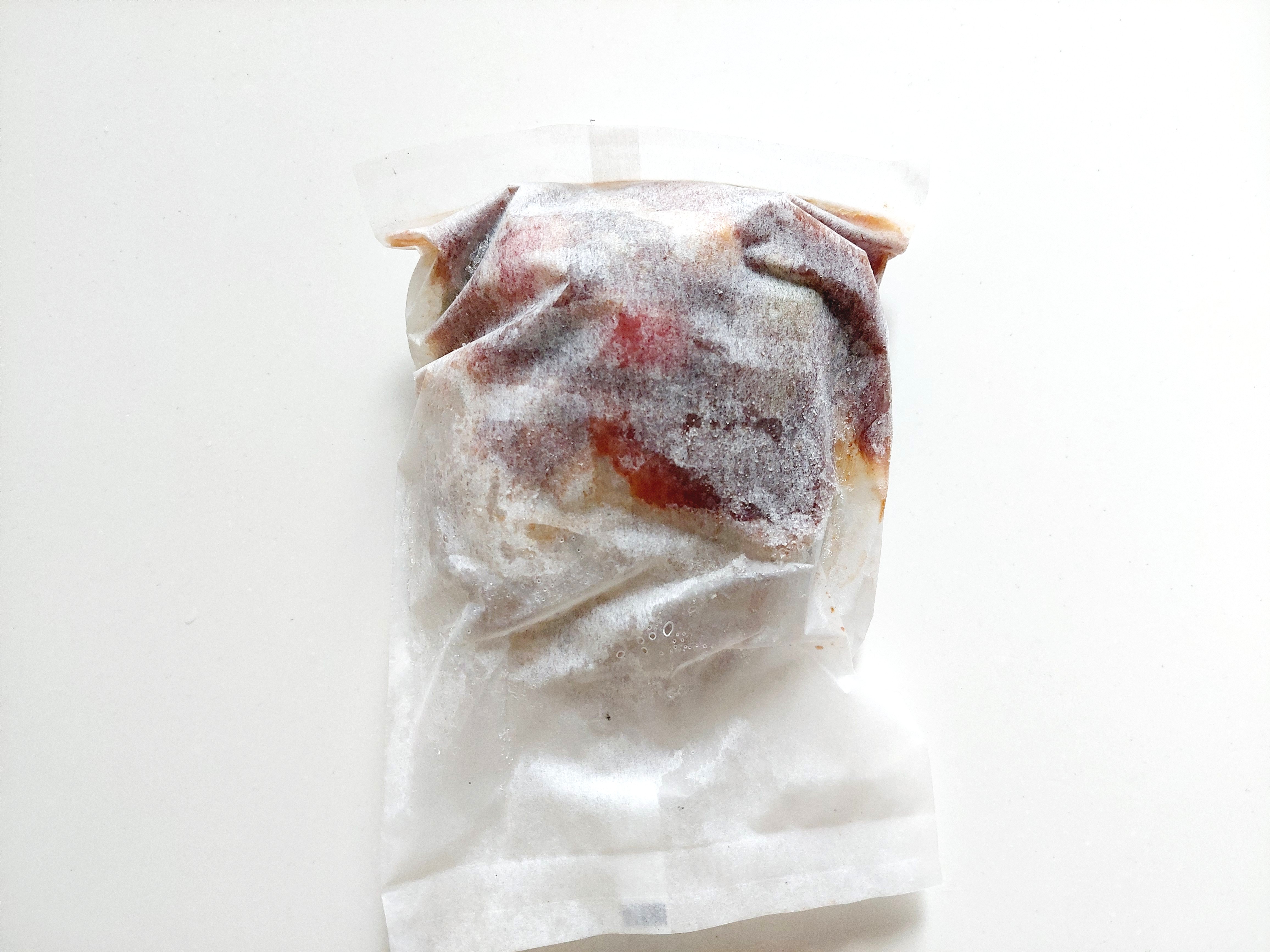 グリーンスプーン「たっぷり温野菜の濃厚デミグラスハンバーグ」凍ったままの中身裏