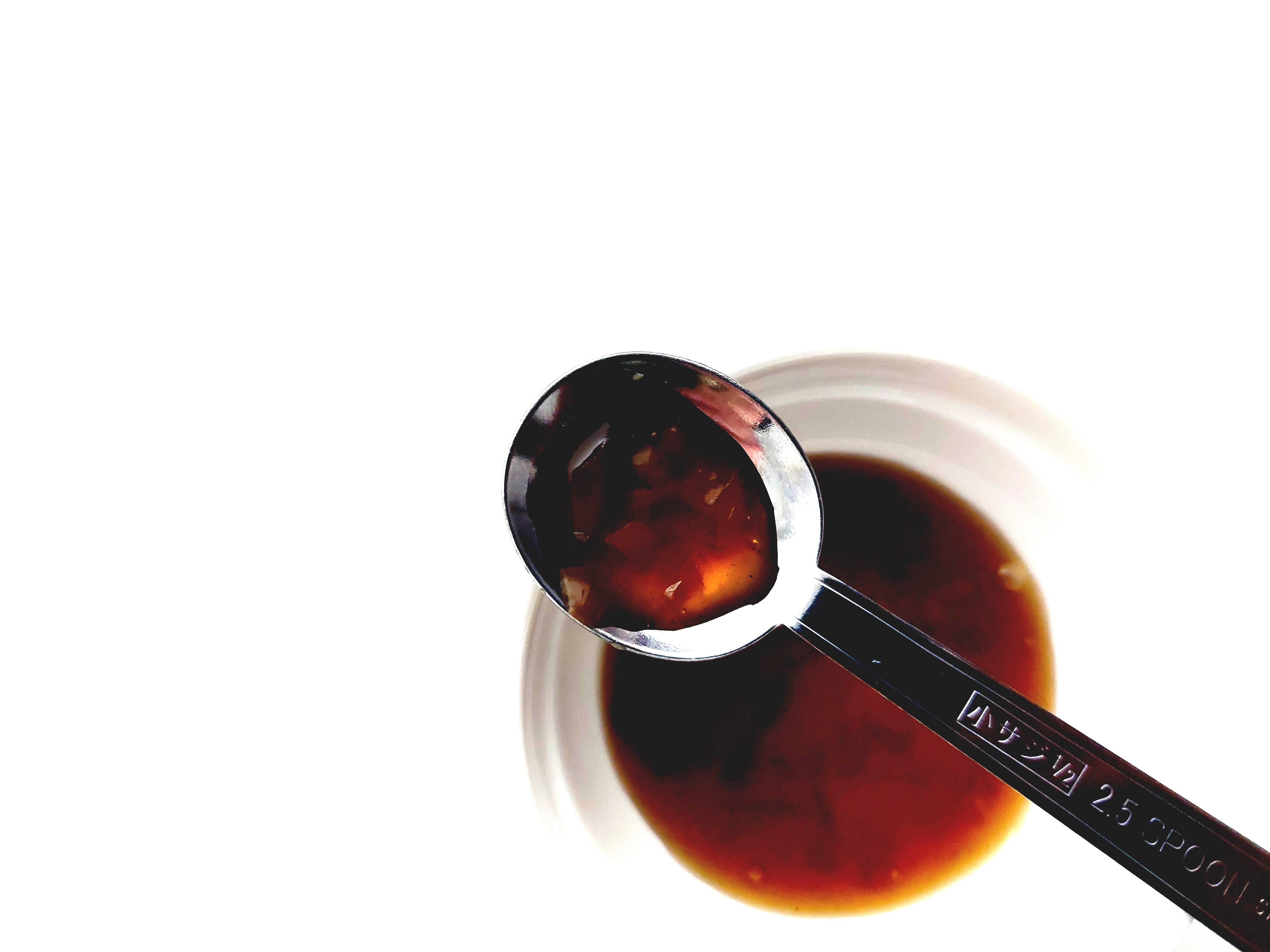 コープ「国産たまねぎの旨ぽん酢(四国産ゆず果汁使用)」スプーンですくってみた