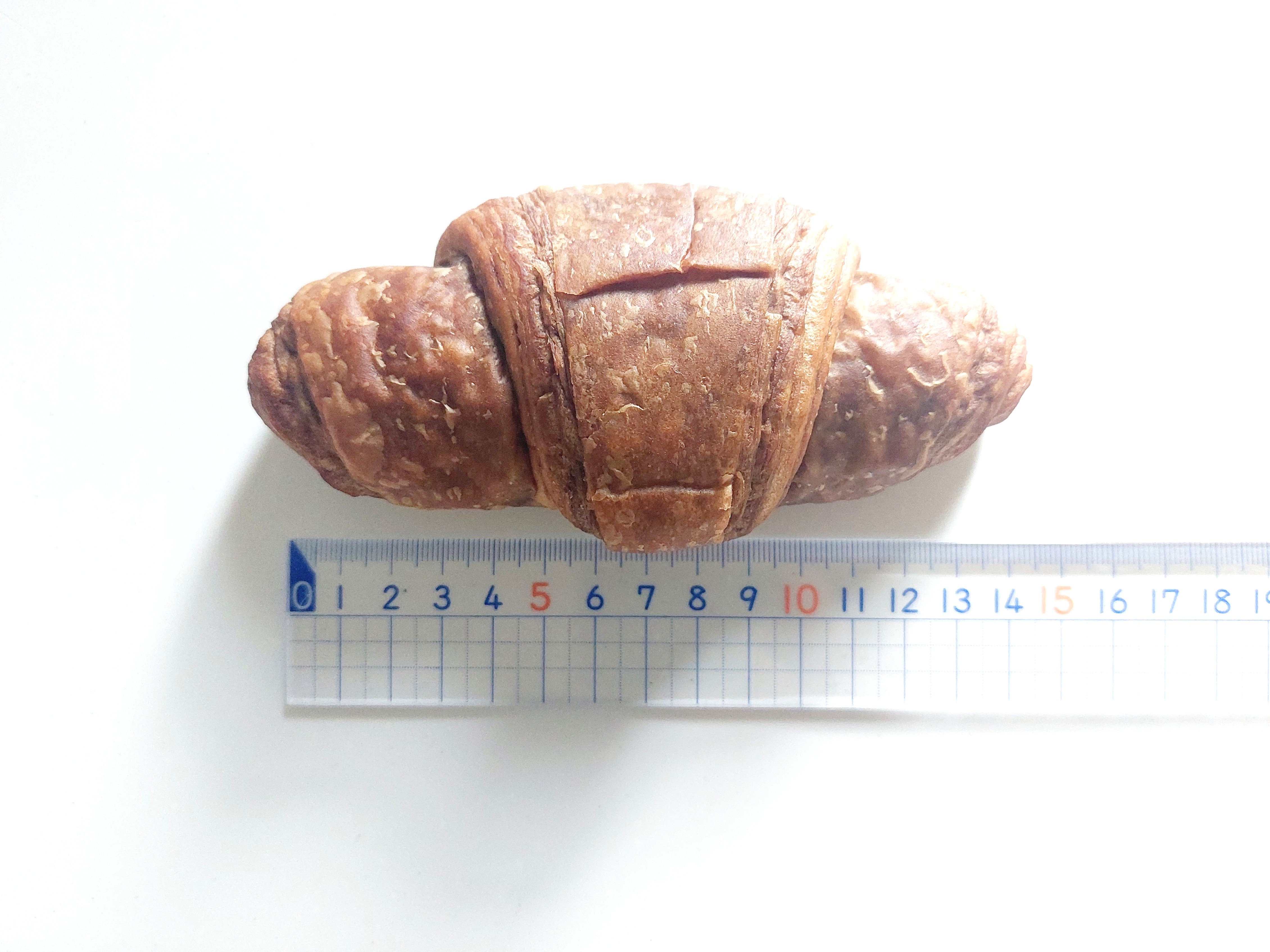 コープ「チョコレートクロワッサン」長さを測ってみた
