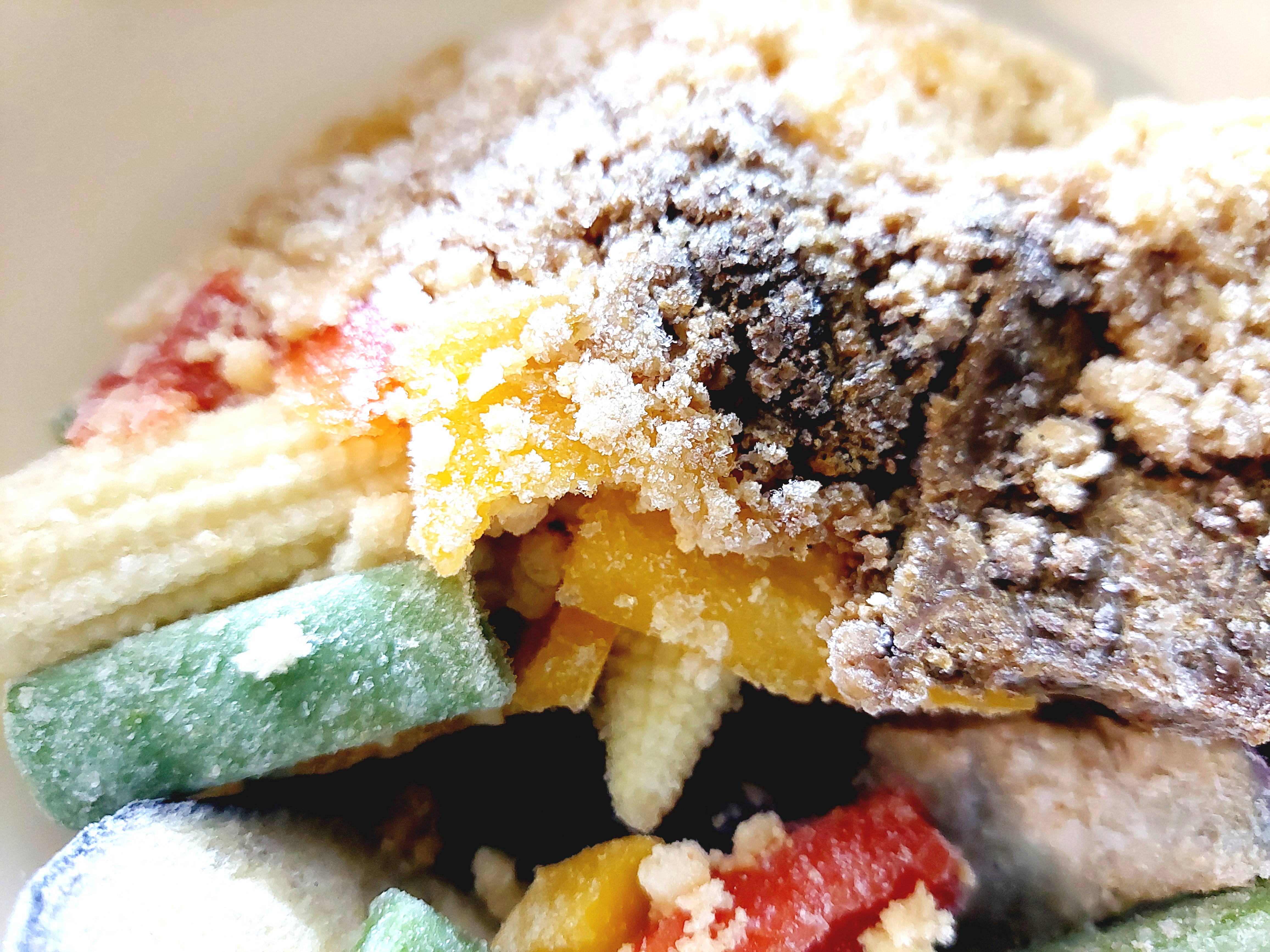 グリーンスプーン「彩り野菜の本格チキンガパオ」凍ったままアップ画像2