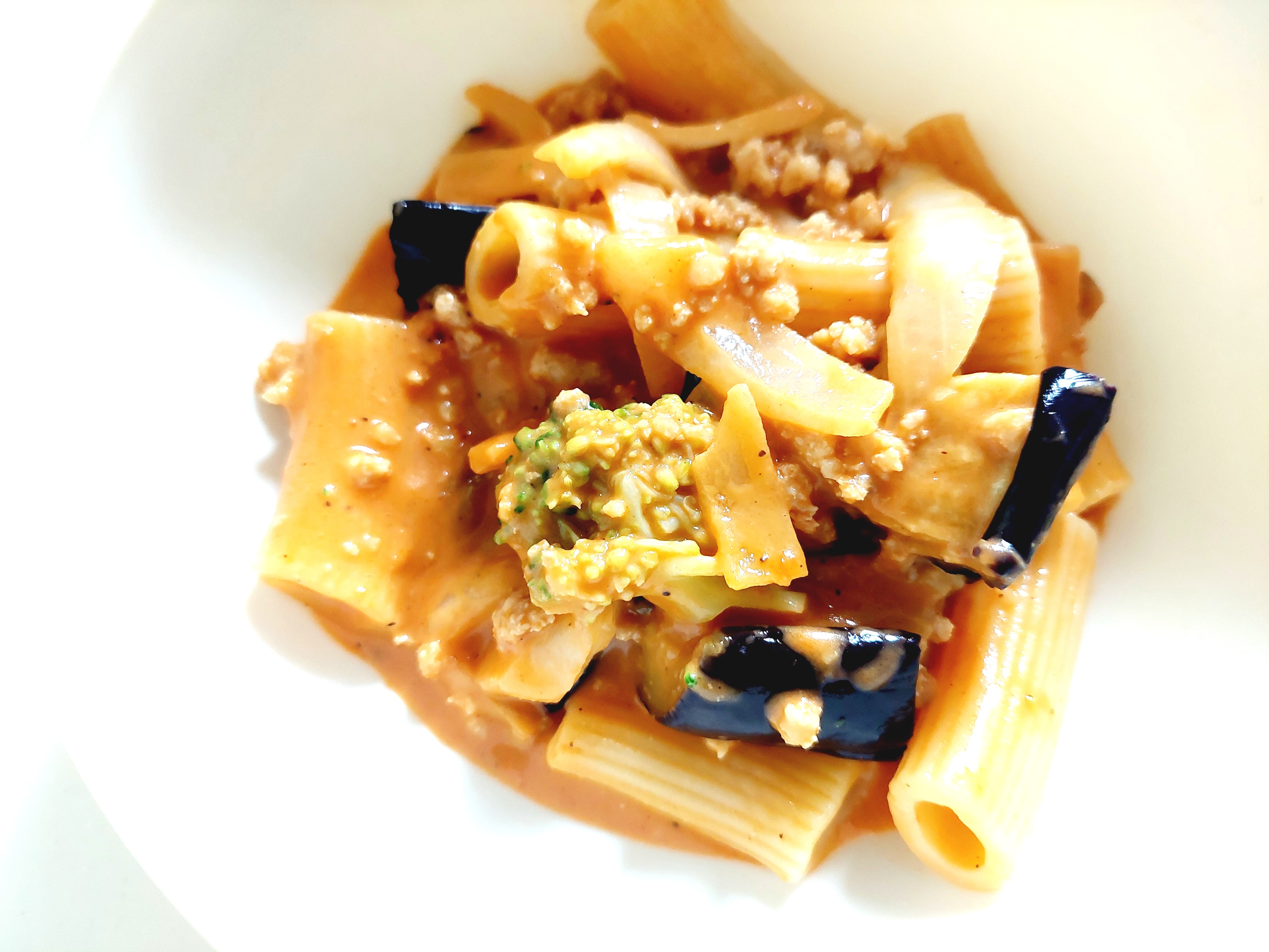 グリーンスプーン「豚ひき肉と香味野菜の贅沢クリーミーボロネーゼ」完成ブロッコリー